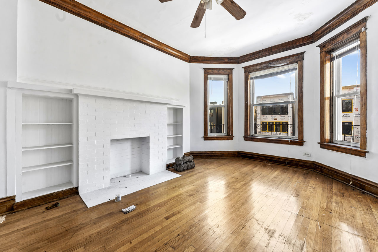 6043 S Eberhart Avenue, Chicago, IL 60637