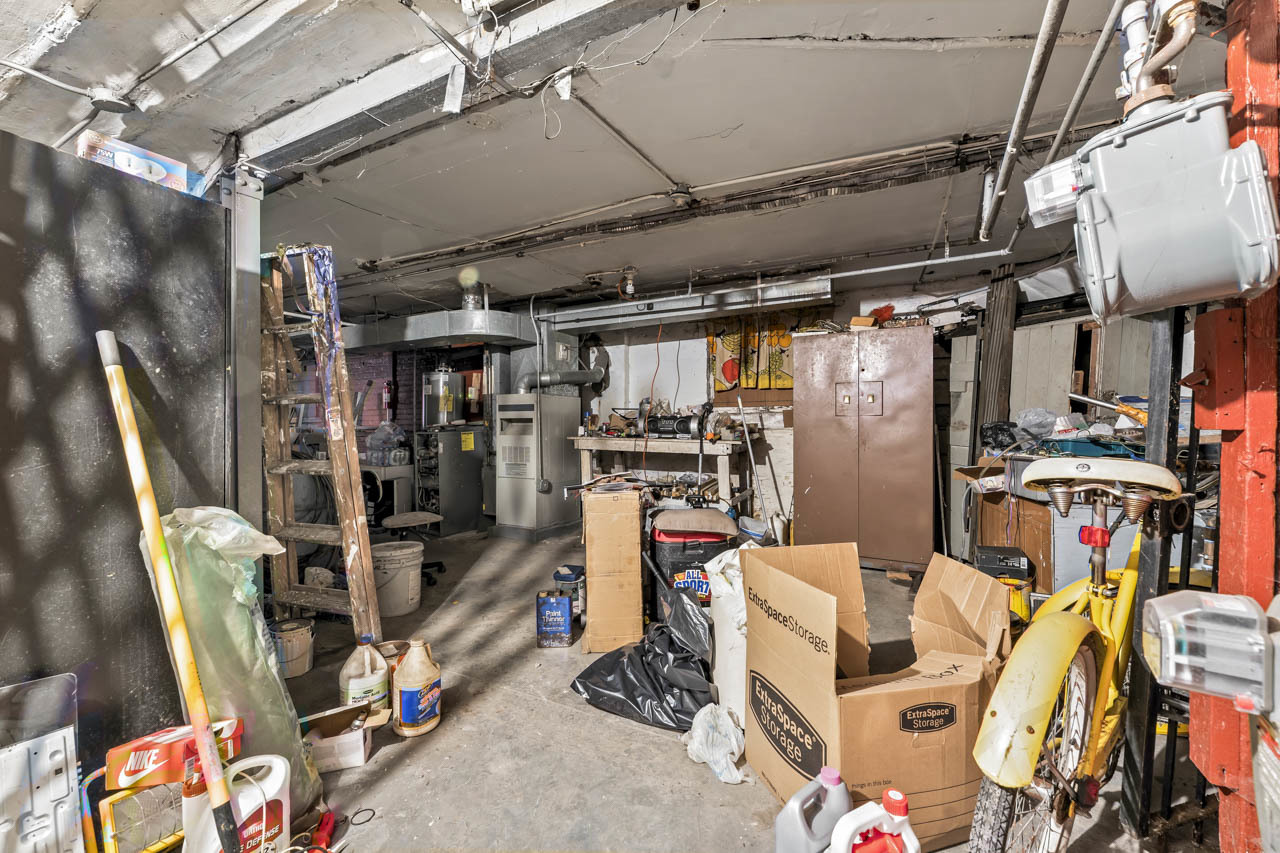 6043 S Eberhart Avenue, Chicago, IL 60637