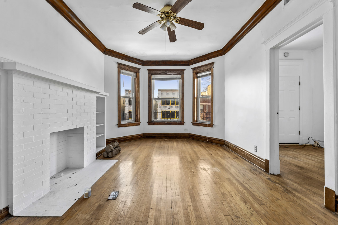 6043 S Eberhart Avenue, Chicago, IL 60637