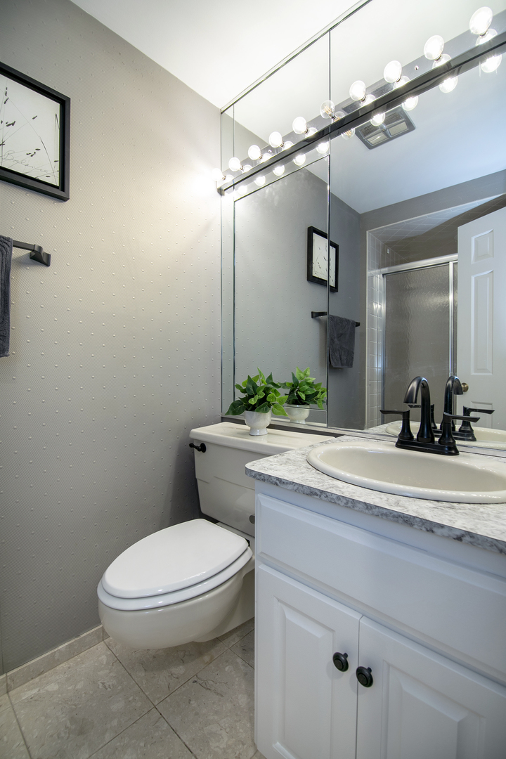 3427 Vollmer Road #202, Flossmoor, IL 60422