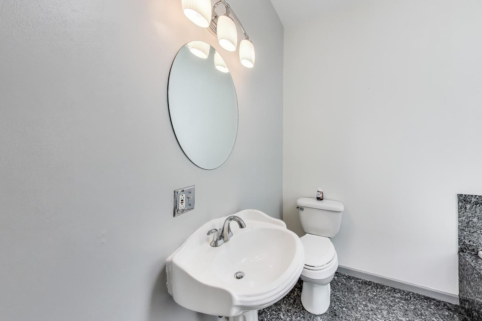 737 E 50th Street #4, Chicago, IL 60615