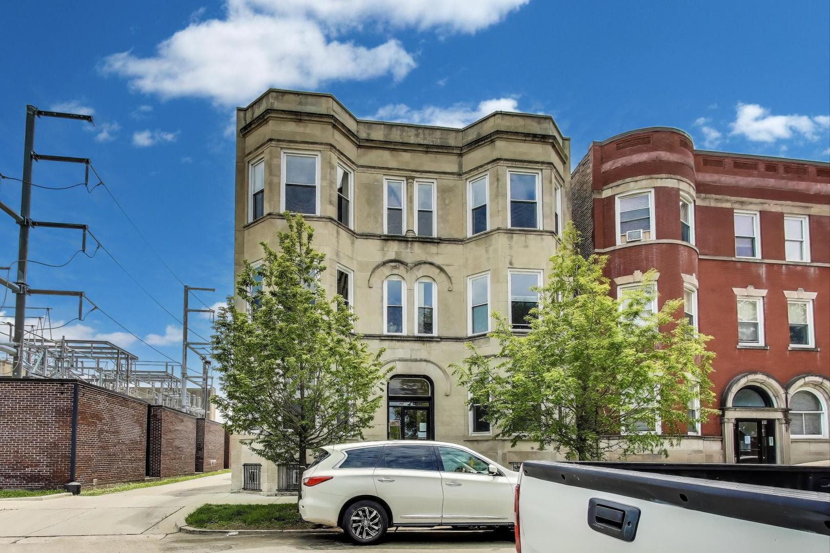 737 E 50th Street #4, Chicago, IL 60615