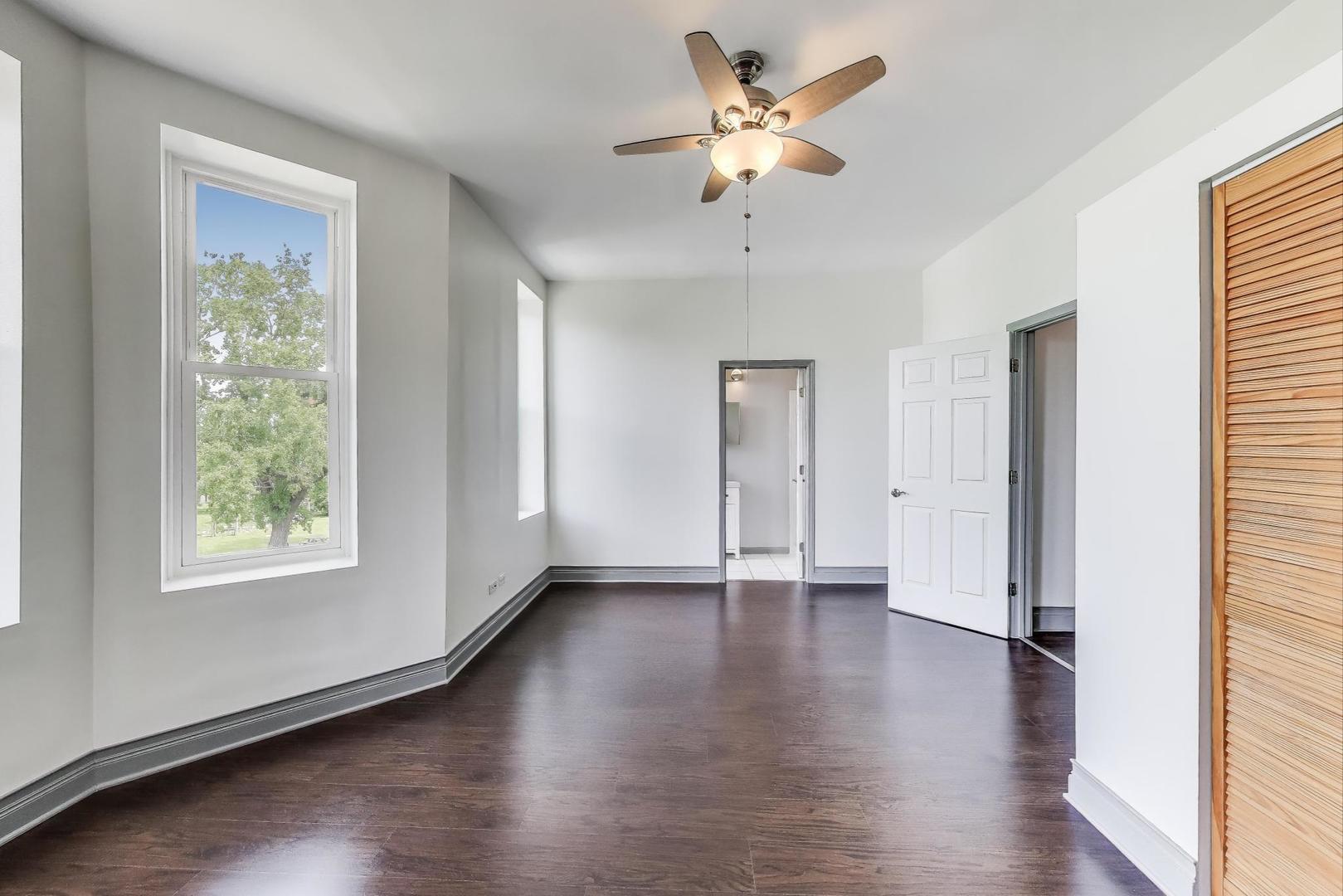 737 E 50th Street #4, Chicago, IL 60615