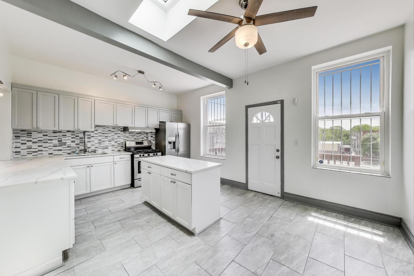 737 E 50th Street #4, Chicago, IL 60615