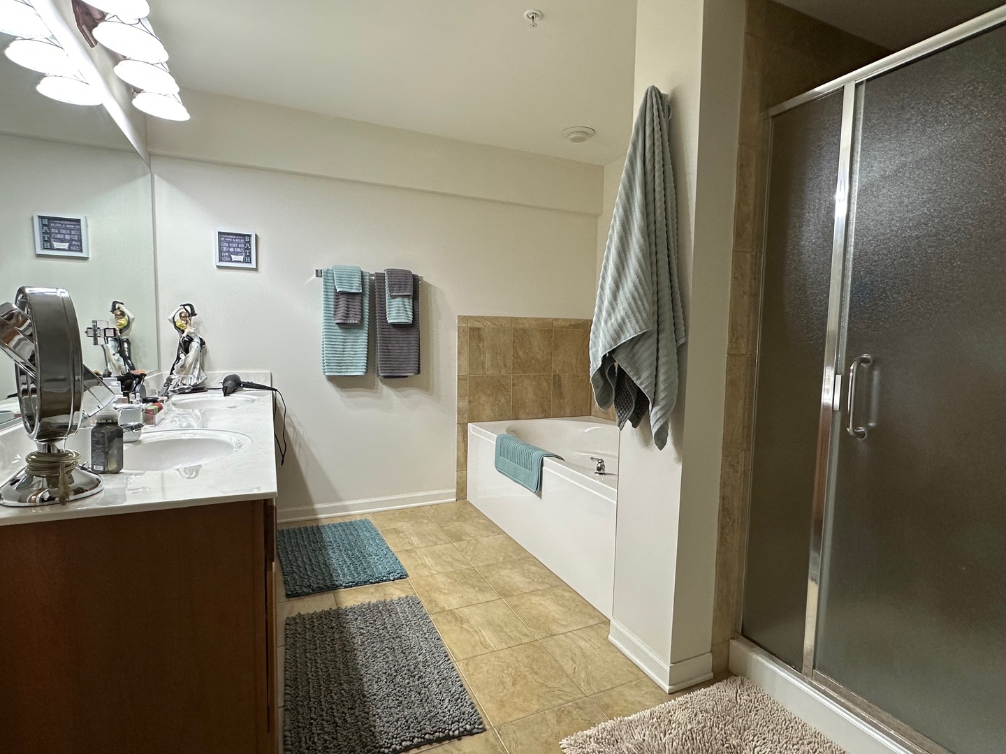 6420 Double Eagle Drive #801, Woodridge, IL 60517