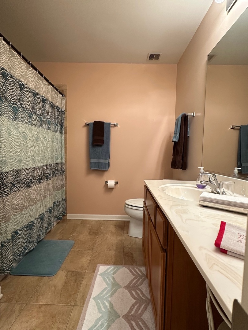 6420 Double Eagle Drive #801, Woodridge, IL 60517