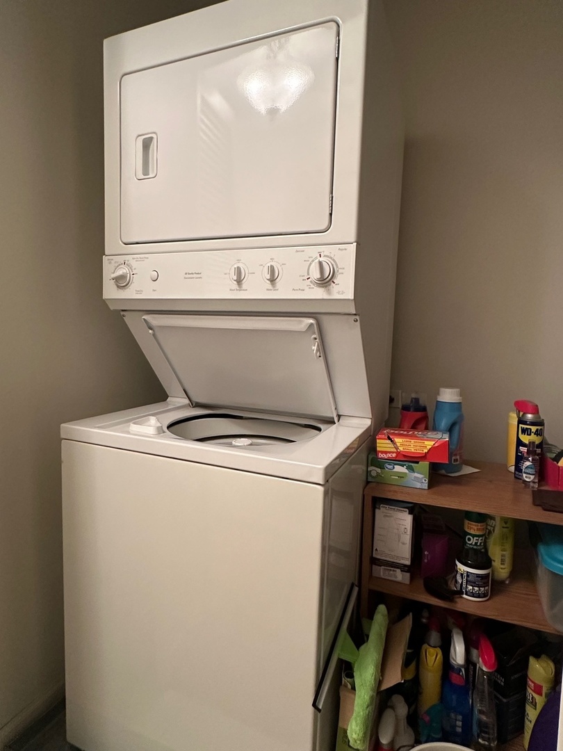 6420 Double Eagle Drive #801, Woodridge, IL 60517