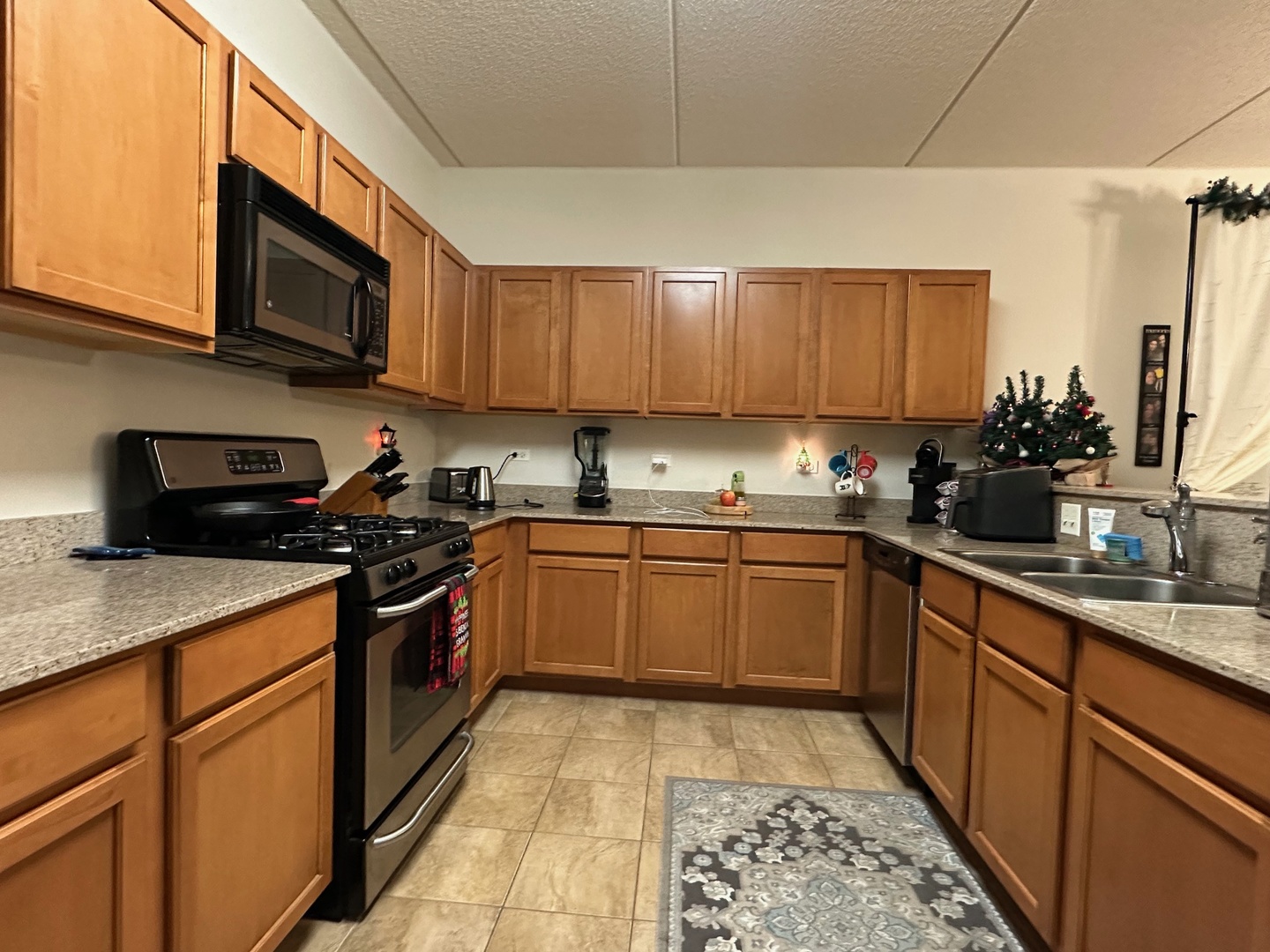 6420 Double Eagle Drive #801, Woodridge, IL 60517