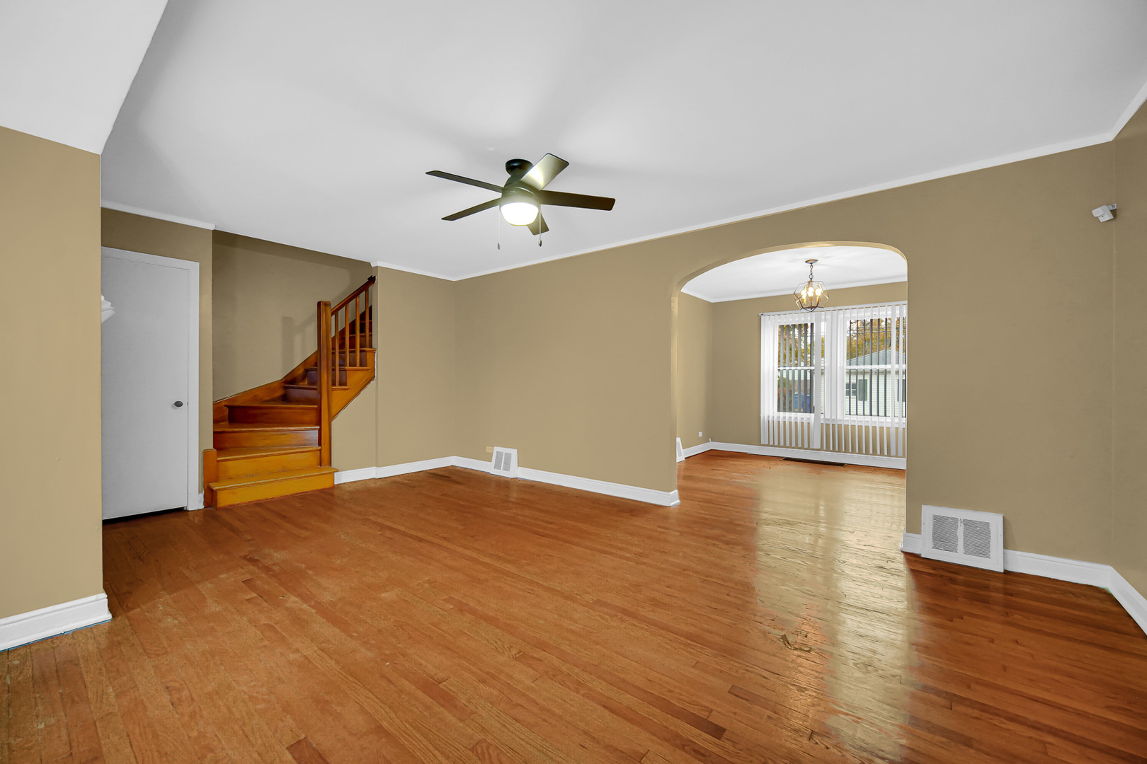 10626 S Prairie Avenue, Chicago, IL 60628