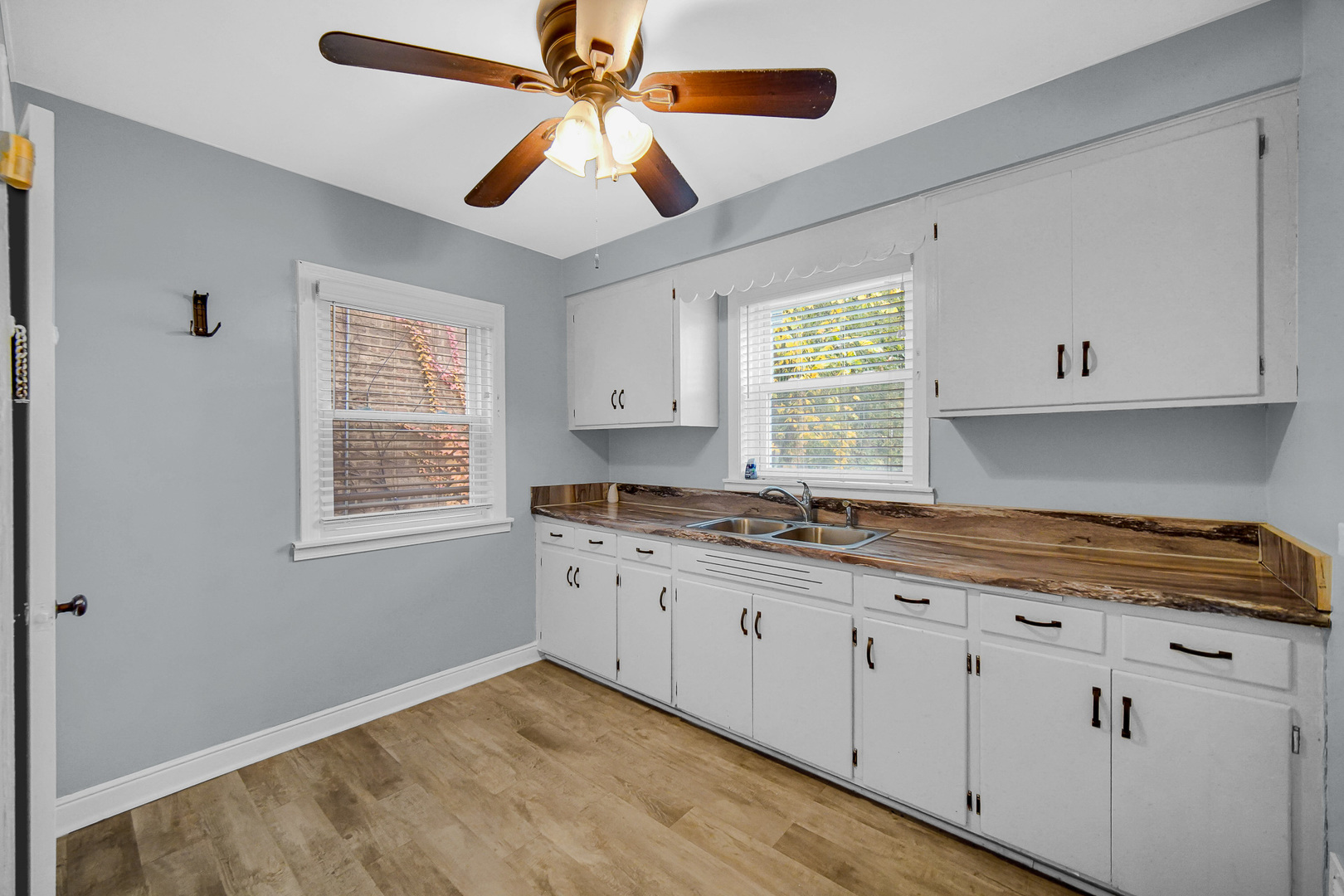 10626 S Prairie Avenue, Chicago, IL 60628