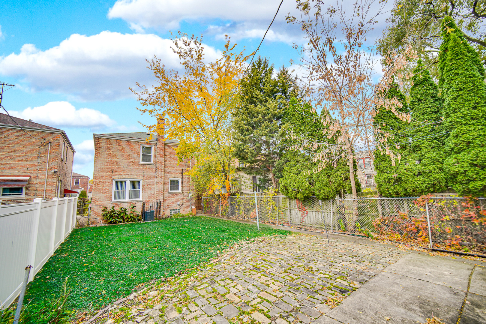 10626 S Prairie Avenue, Chicago, IL 60628