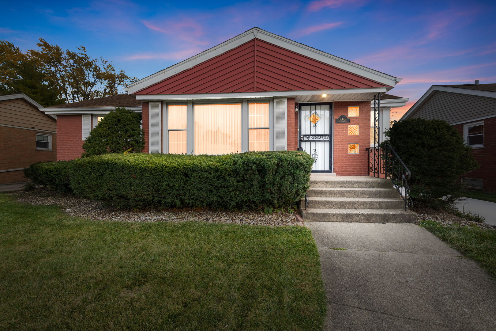 15607 Gouwens Lane, South Holland, IL 60473