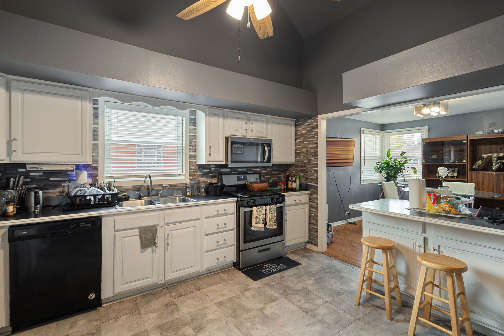 15607 Gouwens Lane, South Holland, IL 60473