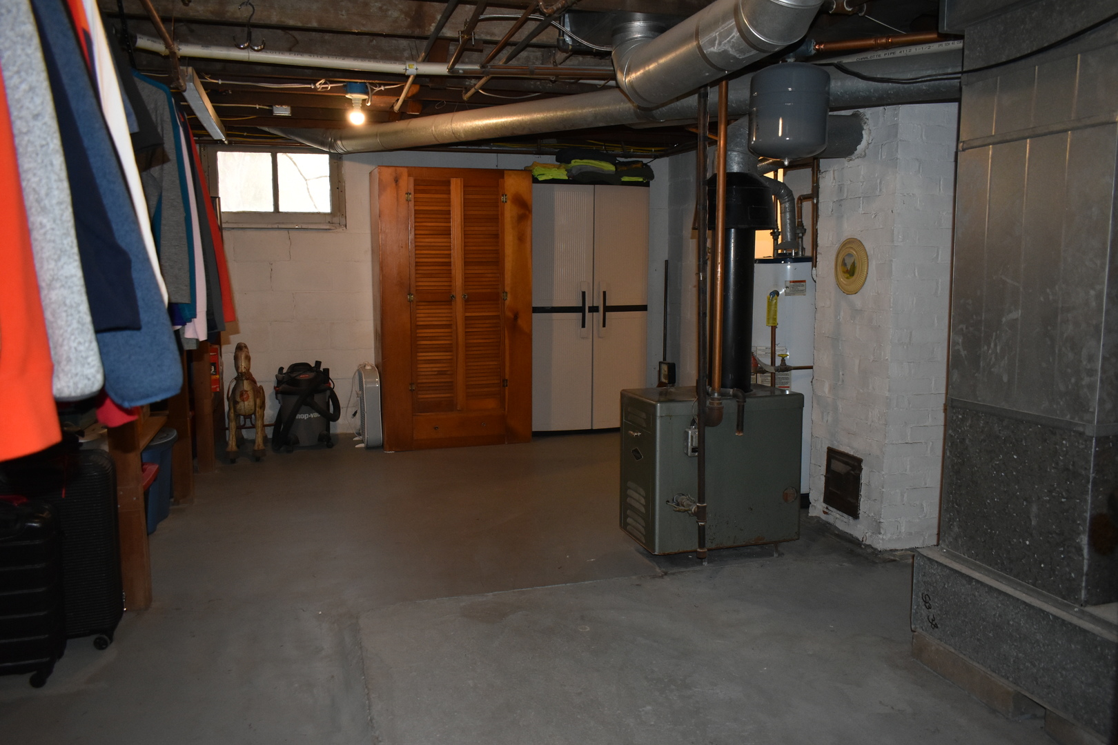 46 N Adams Street, El Paso, IL 61738