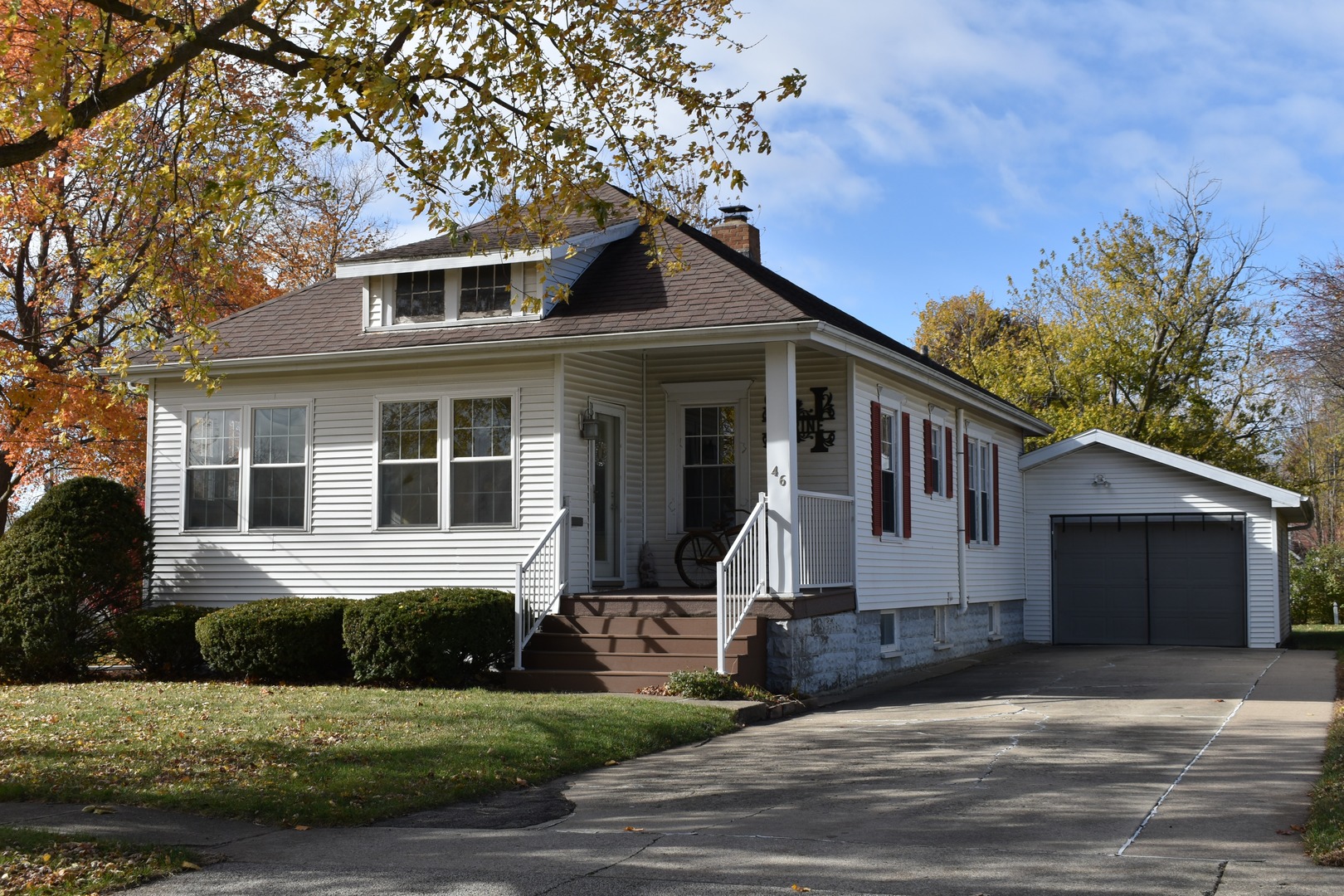 46 N Adams Street, El Paso, IL 61738