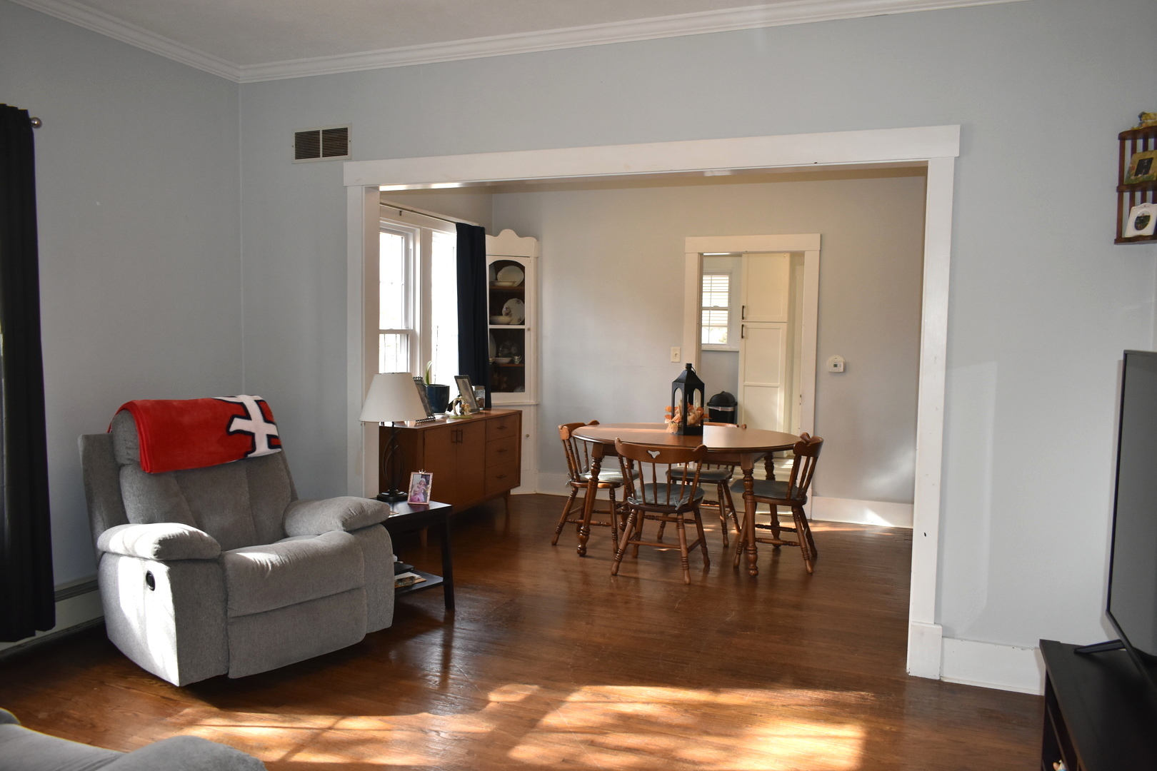 46 N Adams Street, El Paso, IL 61738