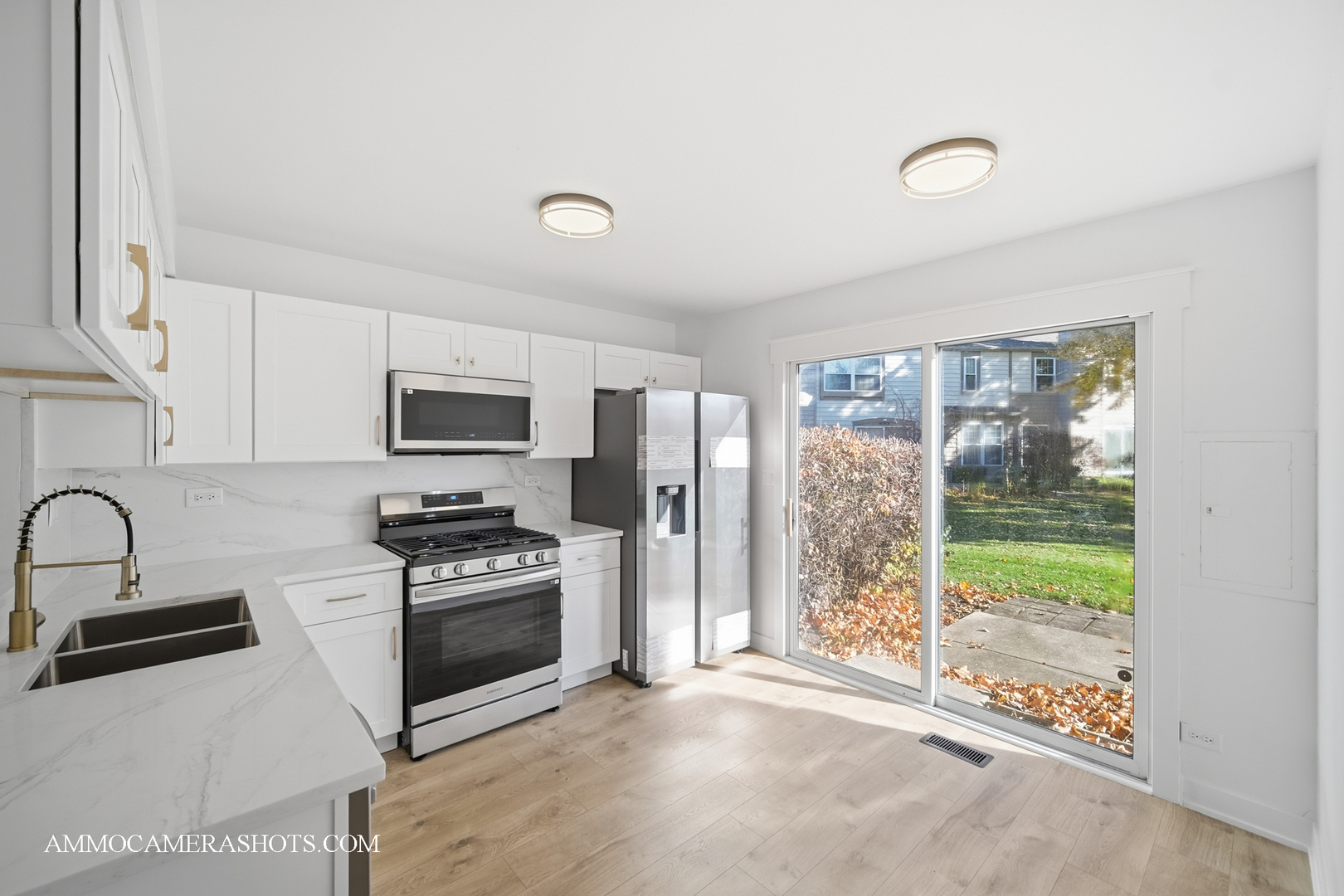 1329 Gloucester Circle, Carol Stream, IL 60188