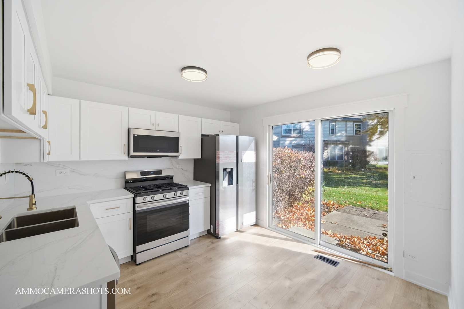 1329 Gloucester Circle, Carol Stream, IL 60188