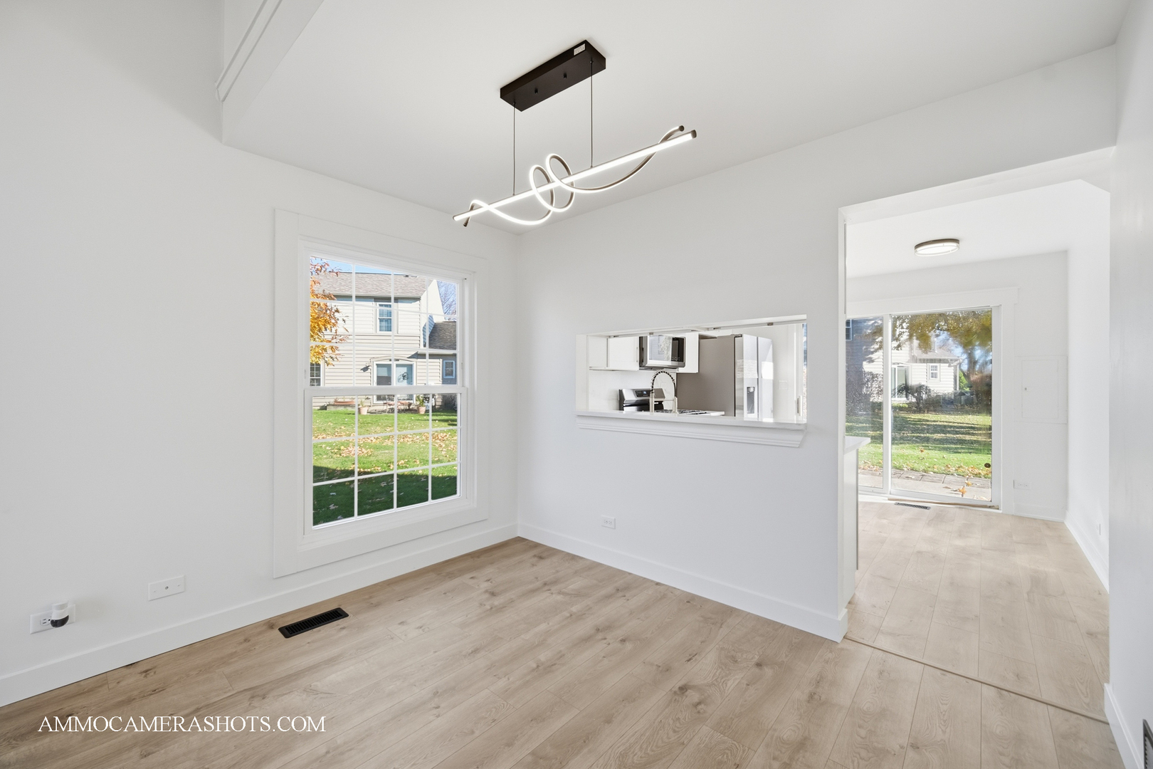 1329 Gloucester Circle, Carol Stream, IL 60188