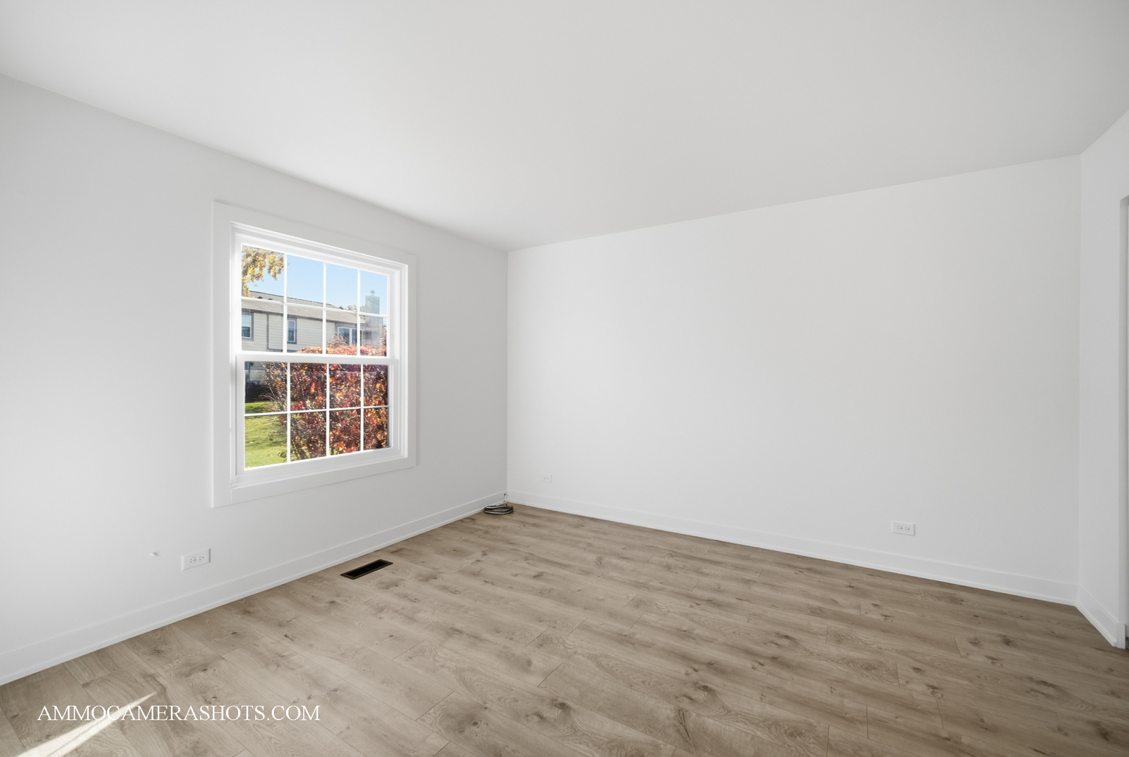 1329 Gloucester Circle, Carol Stream, IL 60188