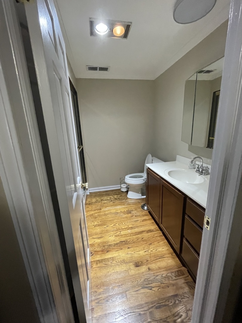 4 N Tower Road, Oak Brook, IL 60523