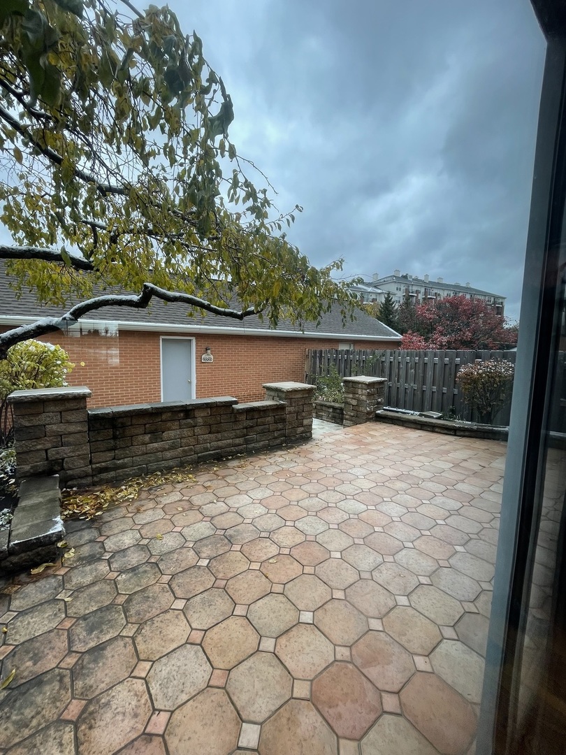 4 N Tower Road, Oak Brook, IL 60523