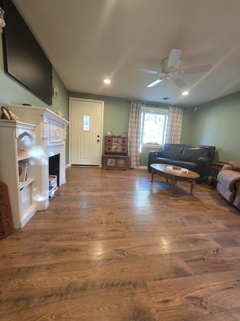 414 N Lindberg Street, Griffith, IN 46319