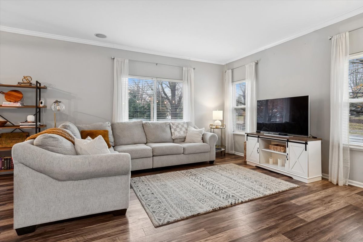 1961 Wilson Creek Circle, Aurora, IL 60503