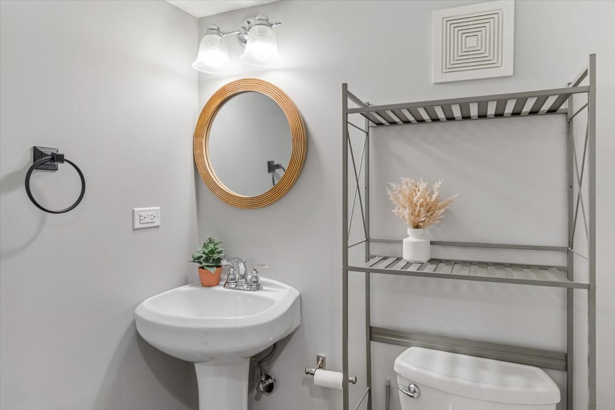 1961 Wilson Creek Circle, Aurora, IL 60503