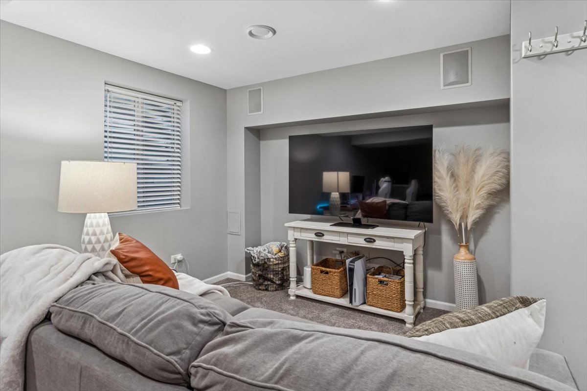 1961 Wilson Creek Circle, Aurora, IL 60503