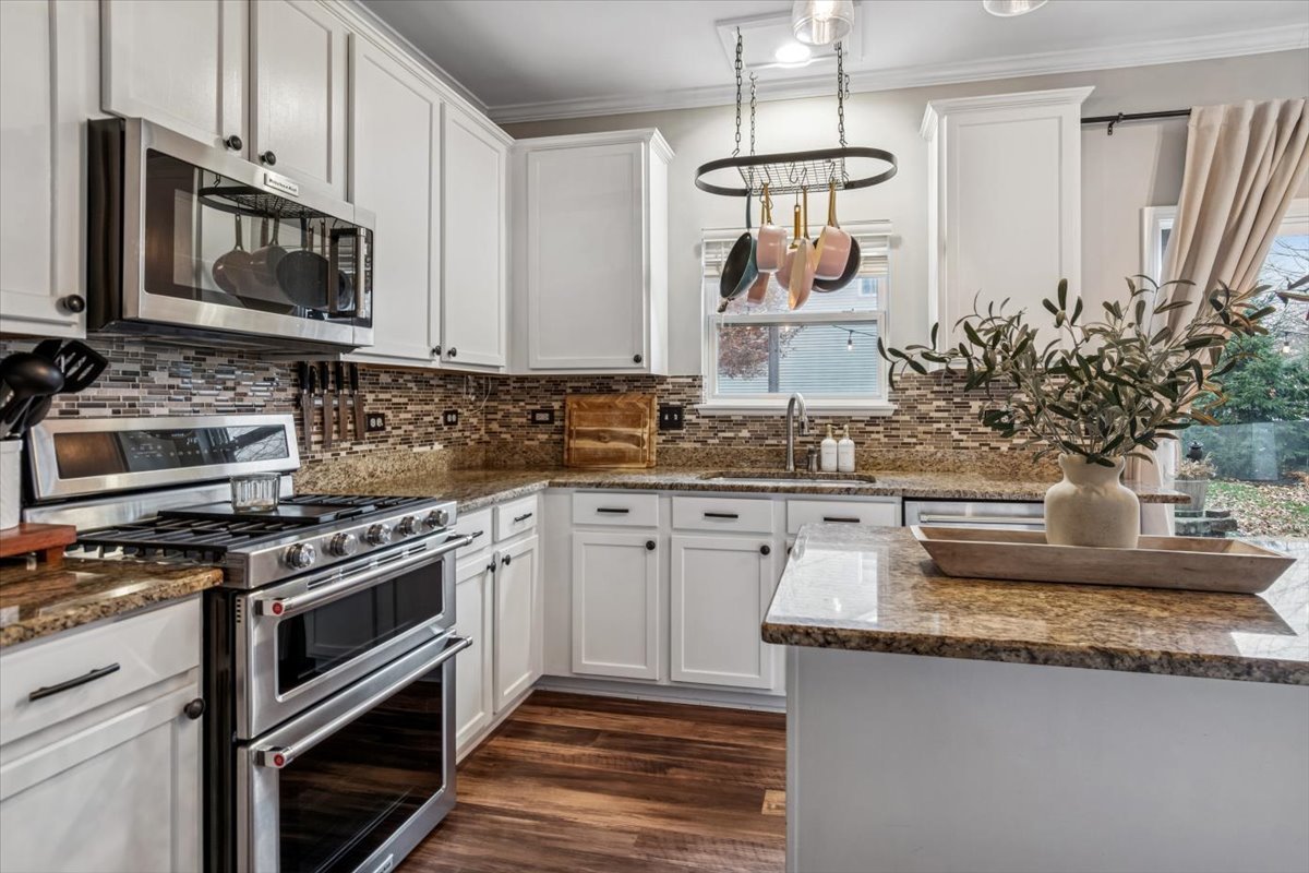 1961 Wilson Creek Circle, Aurora, IL 60503