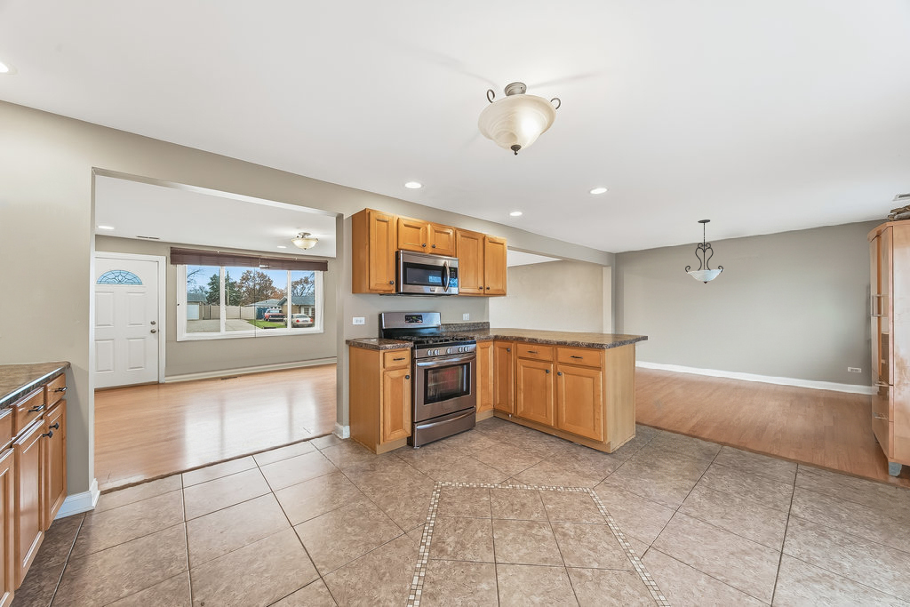 9512 Birch Avenue, Mokena, IL 60448