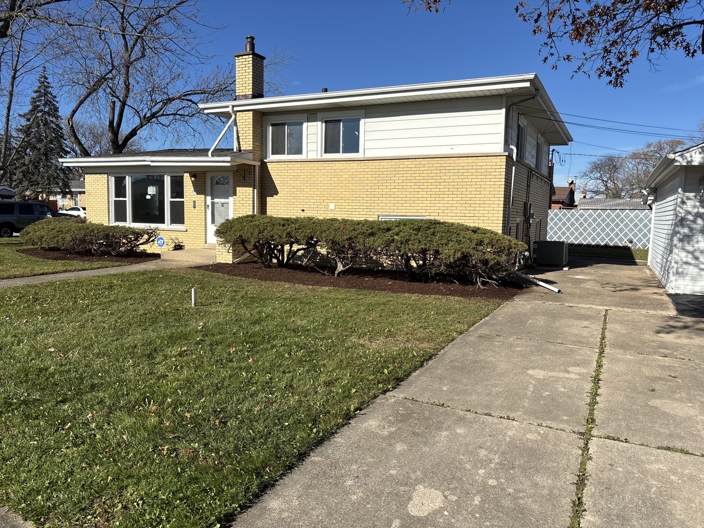 191 Kathleen Lane, Chicago Heights, IL 60411