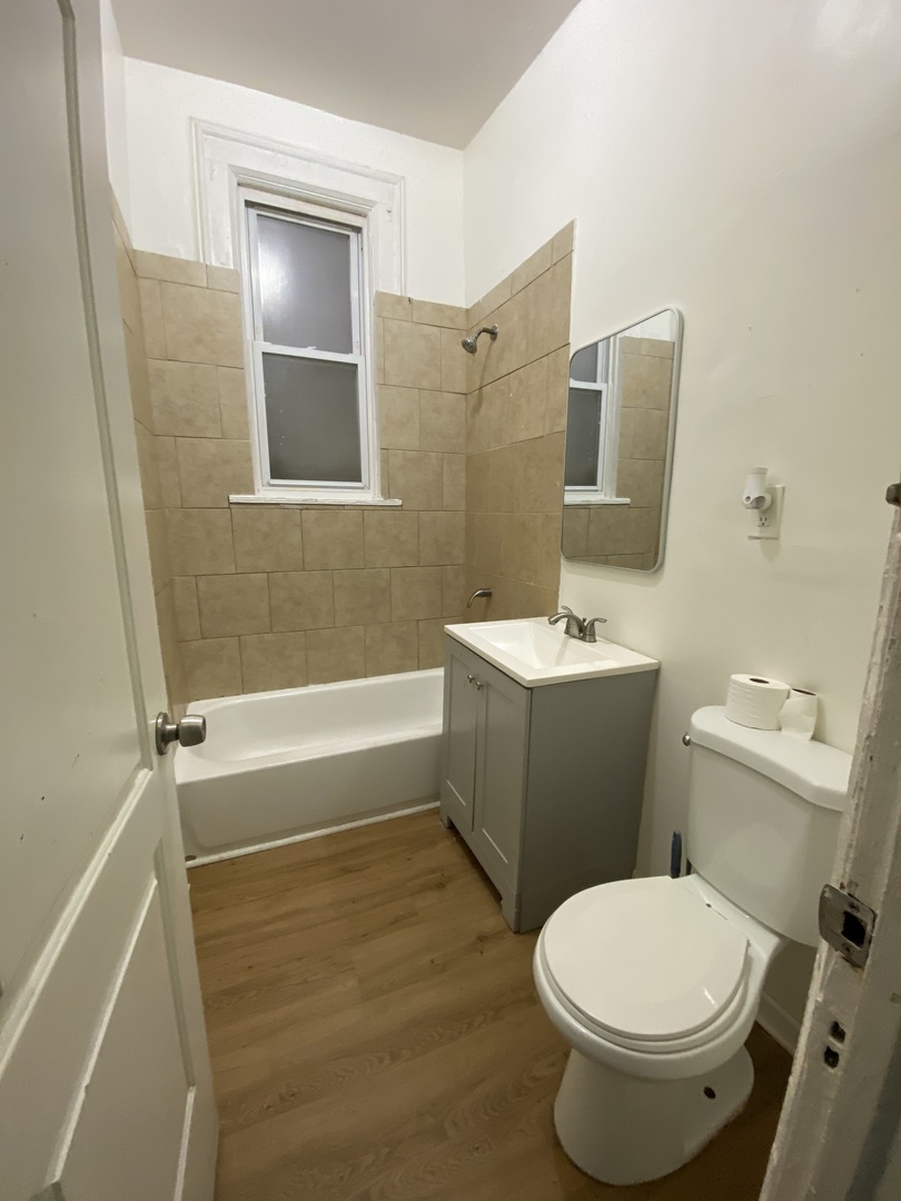 6618 S MARQUETTE Road, Chicago, IL 60637