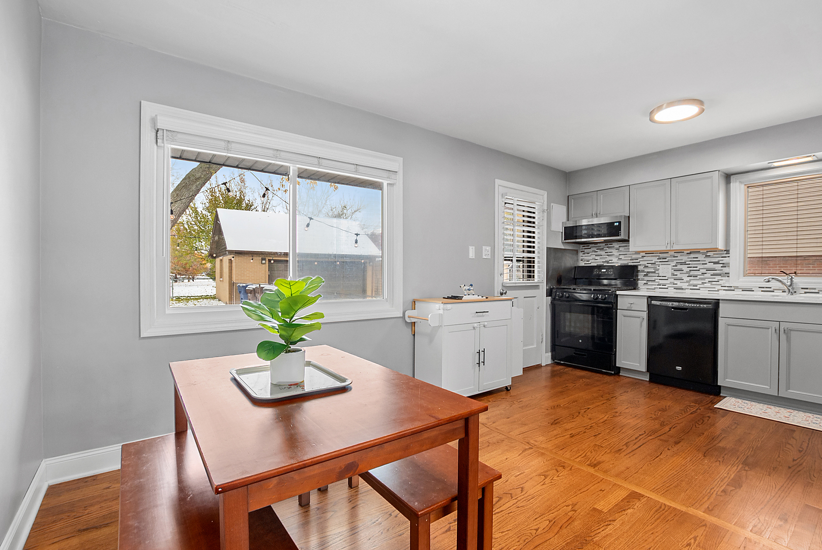 18418 Clyde Road, Homewood, IL 60430