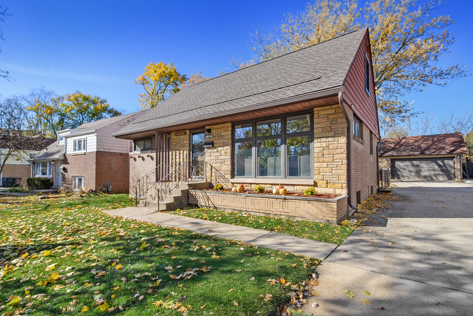 18418 Clyde Road, Homewood, IL 60430