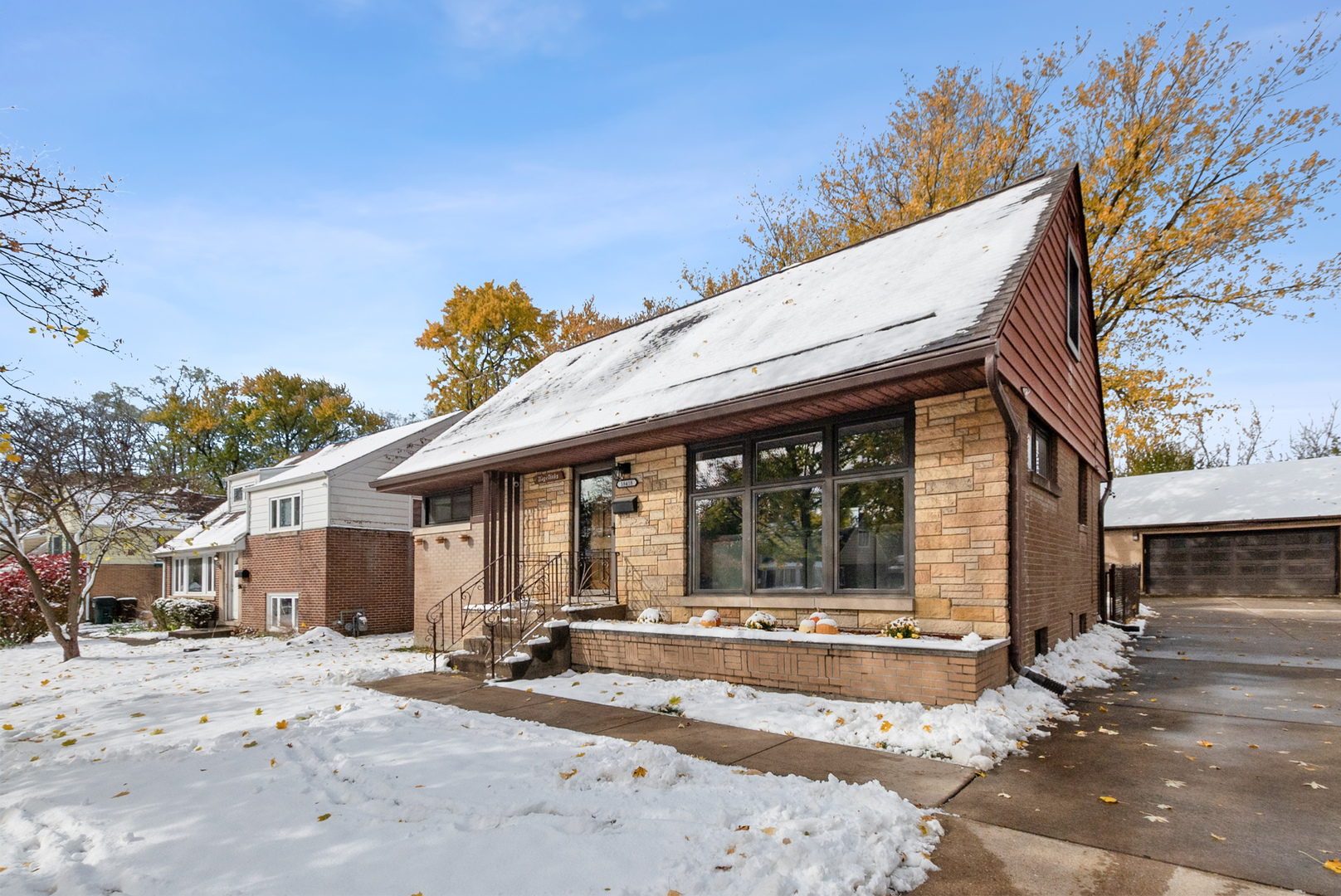 18418 Clyde Road, Homewood, IL 60430