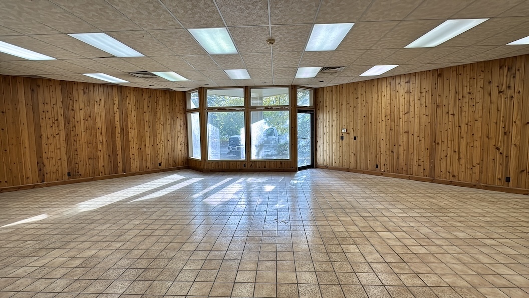 7125 Clinton Road, Loves Park, IL 61111