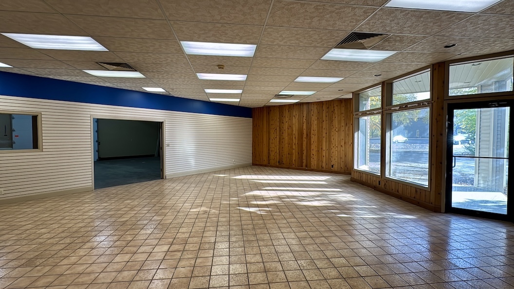 7125 Clinton Road, Loves Park, IL 61111