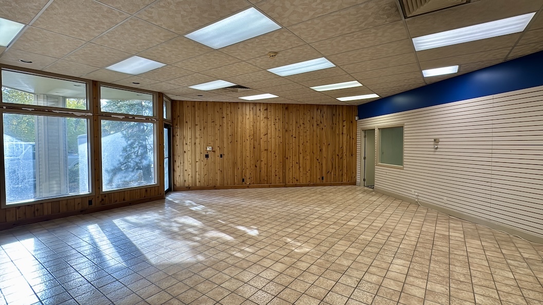 7125 Clinton Road, Loves Park, IL 61111