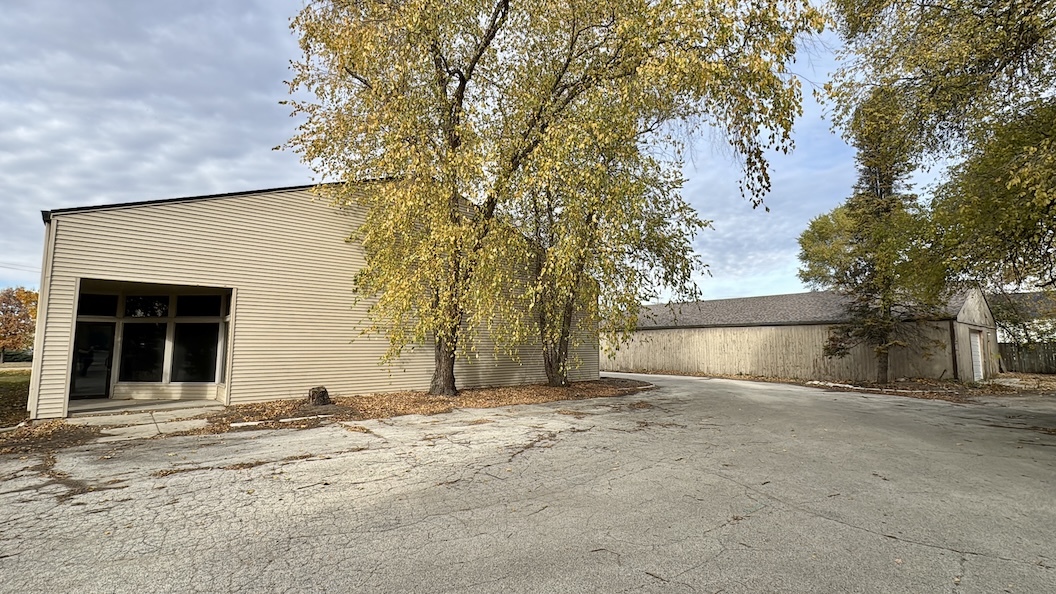 7125 Clinton Road, Loves Park, IL 61111