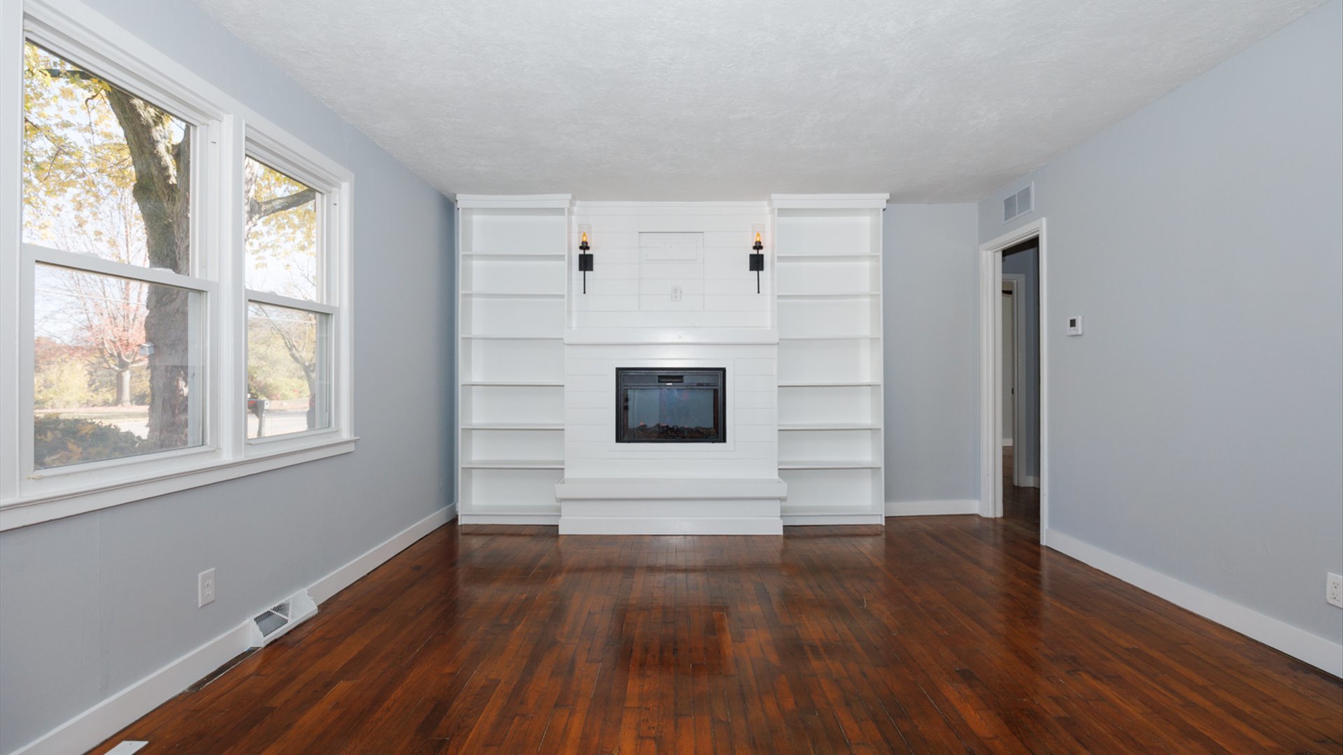 1811 E Lincoln Street, Bloomington, IL 61701