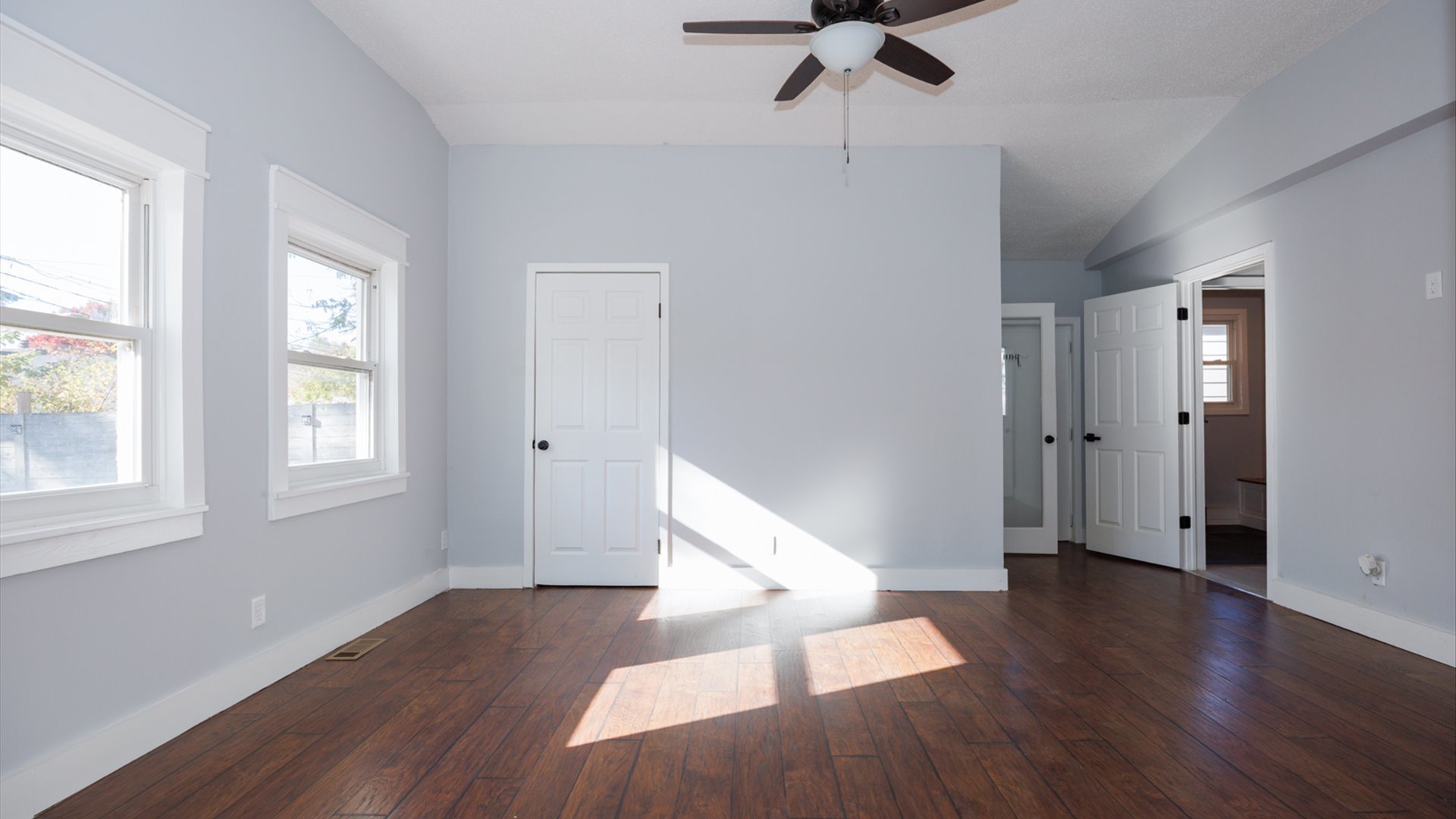 1811 E Lincoln Street, Bloomington, IL 61701