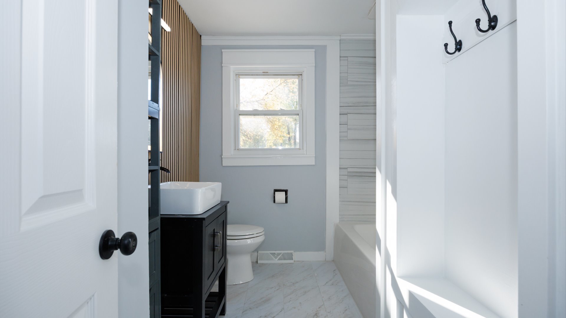 1811 E Lincoln Street, Bloomington, IL 61701