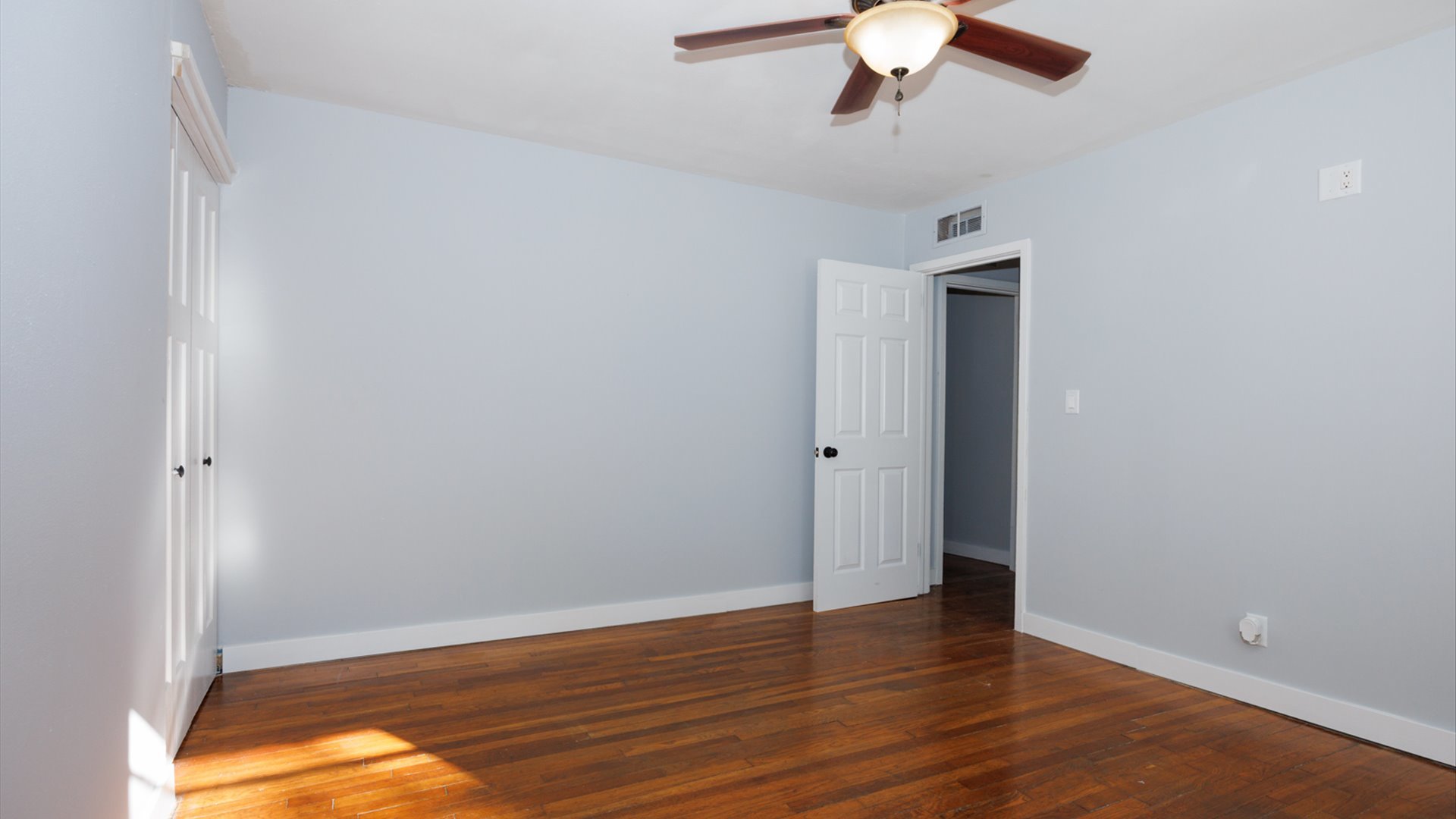 1811 E Lincoln Street, Bloomington, IL 61701