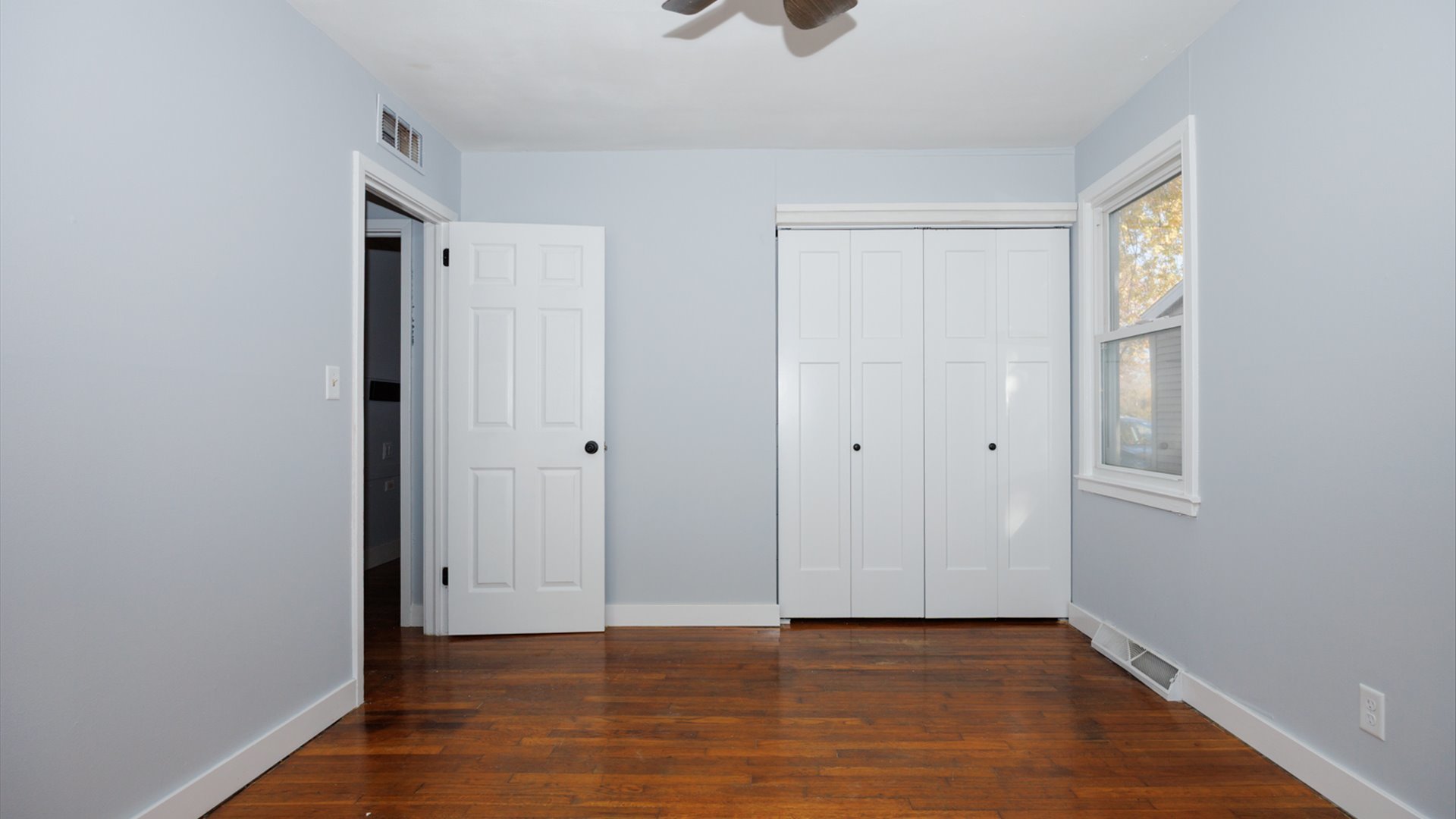 1811 E Lincoln Street, Bloomington, IL 61701