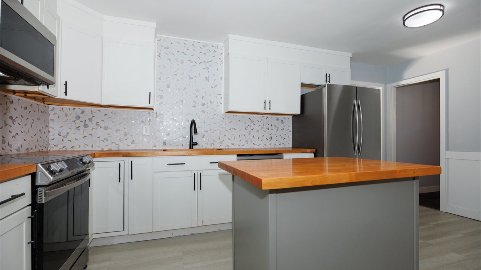 1811 E Lincoln Street, Bloomington, IL 61701