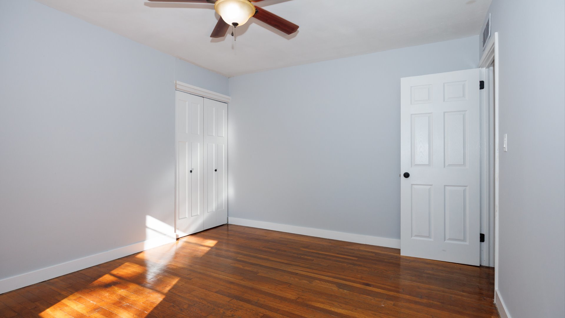 1811 E Lincoln Street, Bloomington, IL 61701