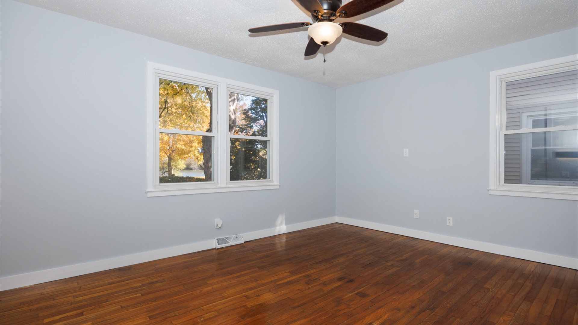 1811 E Lincoln Street, Bloomington, IL 61701