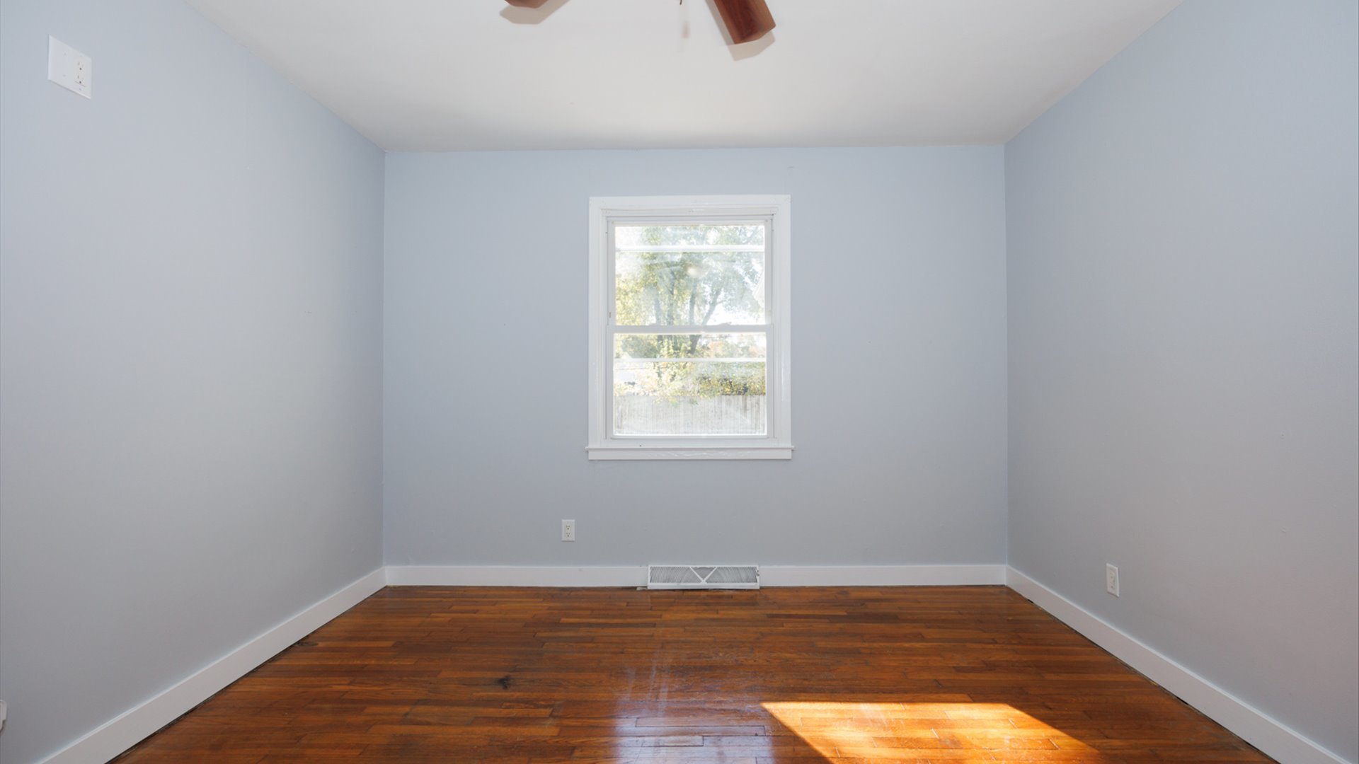 1811 E Lincoln Street, Bloomington, IL 61701